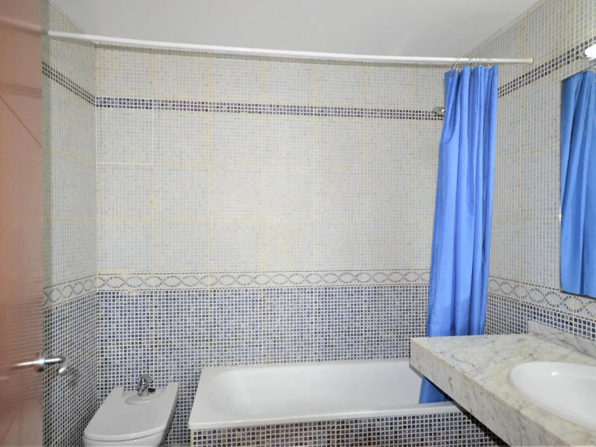 Apartamento En Sant Pere Pescador: 3 Habitaciones, A/A, Jardin Y Piscina Comunitarios - Es-89-122 0*,  Hiszpania